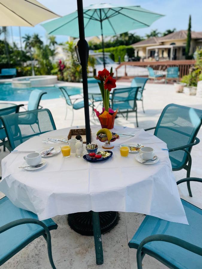 Acomodação com café da manhã  Riviera Olas *